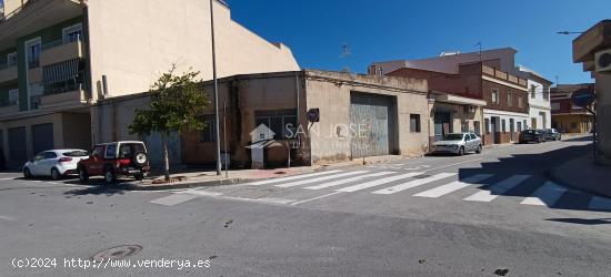 SE VENDE NAVE INDUSTRIAL EN MONFORTE - ALICANTE