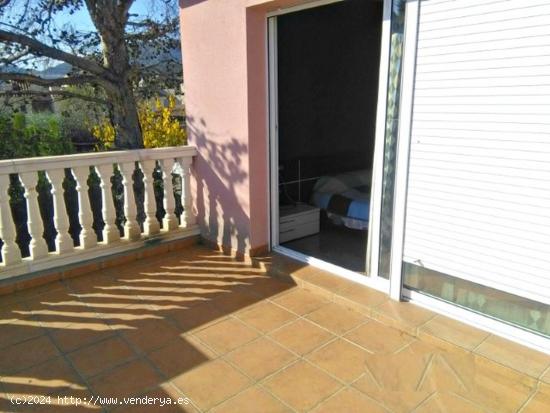 Chalet con piscina de 4 dormitorios. - TARRAGONA