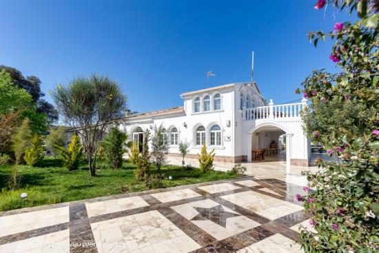 VILLA DE LUJO EN LA MARINA - ALICANTE