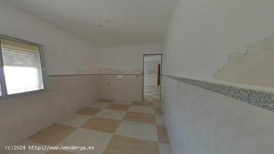 CHALET EN VENTA EN RONDA SOL, MIAJADAS - CACERES