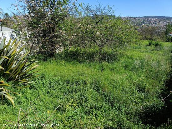 Terreno urbanizable con fachada a dos calles - PONTEVEDRA