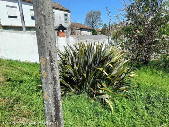 Terreno urbanizable con fachada a dos calles - PONTEVEDRA