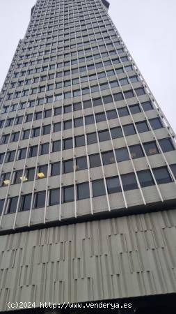 OFICINAS DE  250 M2 EN EL  EMBLEMATICO EDIFICIO COLON DE BARCELONA - BARCELONA