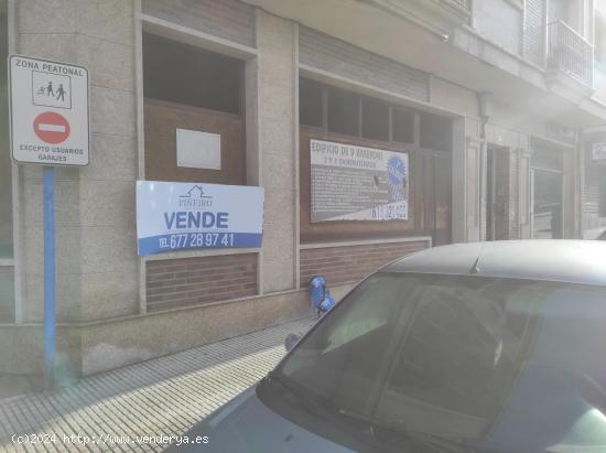 Se vende local para posible cambio de uso - PONTEVEDRA