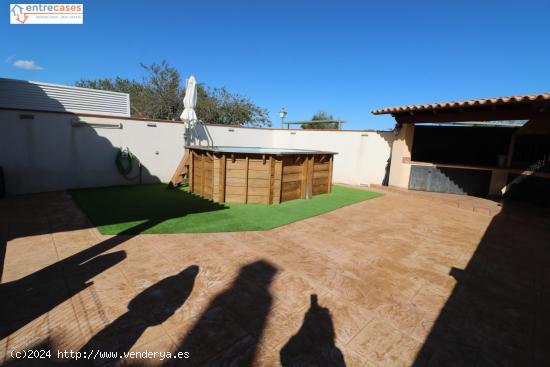 ADOSADO EN ALFARA DE LA BARONIA - VALENCIA