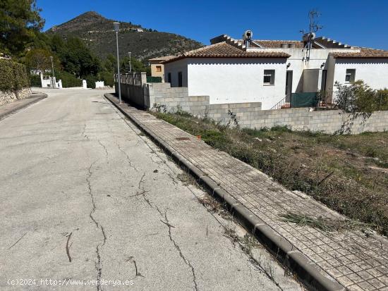 Oportunidad, a la venta parcela urbanizable en Alcalali de 394 m2. Costa Blanca. - ALICANTE