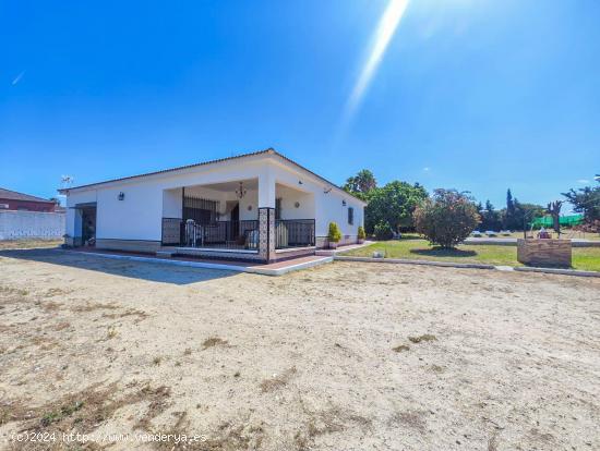 SE VENDE CHALET CON PISCINA EN EL PINAR DE LOS FRANCESES, SEGREGADO - CADIZ