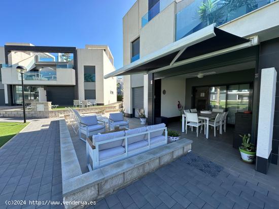 Magnifico apartamento totalmente amueblado en planta baja en la residencia Oasis Beach XI - ALICANTE