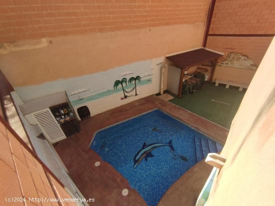 SE VENDE CASA UNIFAMILIAR DE 3 PLANTAS CON PISCINA EN CAMPOAMOR - ALICANTE