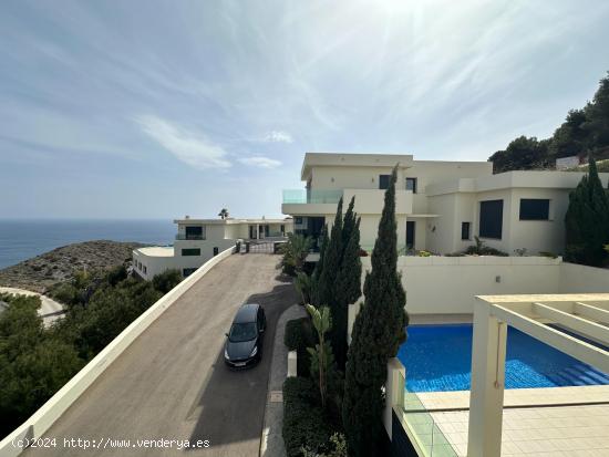 Único chalet individual moderno con magnificas vistas en La Manga Club - MURCIA