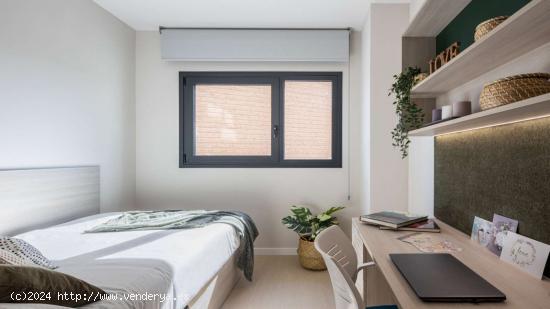 Habitación Individual Superior con baño privado en un Coliving en Sevilla - SEVILLA