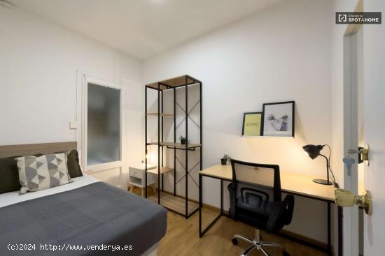 Habitaciones en alquiler en piso de 6 habitaciones en Sarrià-Sant Gervasi - BARCELONA