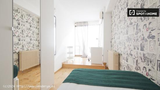 Habitación soleada en un apartamento de 6 dormitorios en Nueva España, Madrid - MADRID