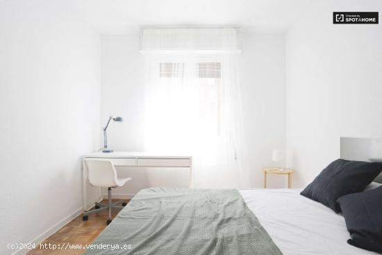 Habitación soleada con cama individual en alquiler en Guindalera - MADRID