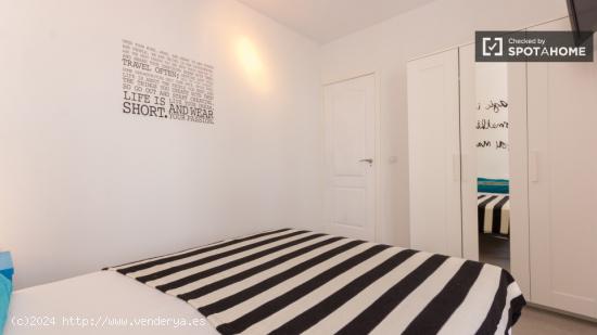 Acogedora habitación con llave independiente en piso compartido, Cuatro Caminos. - MADRID