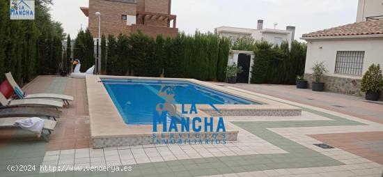 INMOBILIARIA LA MANCHA VENDE CHALET DE LUJO EN ALBACETE - ALBACETE