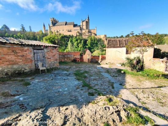 FINCA URBANA DE 1000 M², EN ZONA DE SAN MARCOS (SEGOVIA) - SEGOVIA