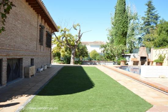 EXCLUSIVO CHALET UNA PLANTA CON 2300M2 DE PARCELA - GRANADA