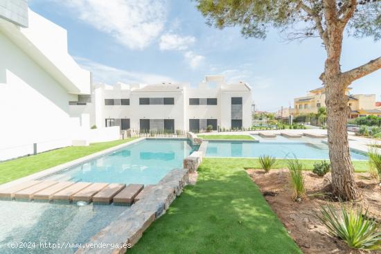 Nuevo conjunto residencial en Los Balcones (Torrevieja) - ALICANTE