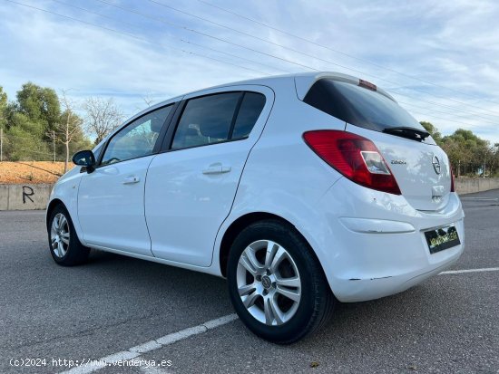 Opel Corsa 1.2 - 