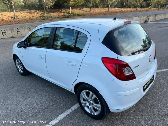 Opel Corsa 1.2 - 