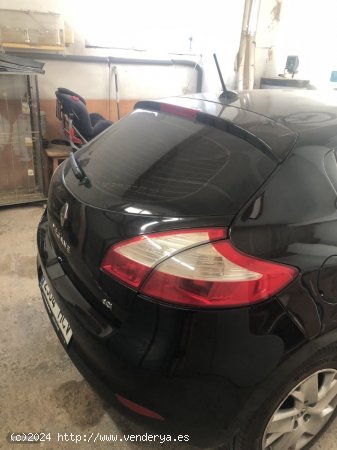 Renault Megane Autentiq de 2011 con 280.000 Km por 3.500 EUR. en Jaen