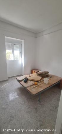 SE VENDE PISO / BUENA ZONA /  REFORMADO - ALICANTE