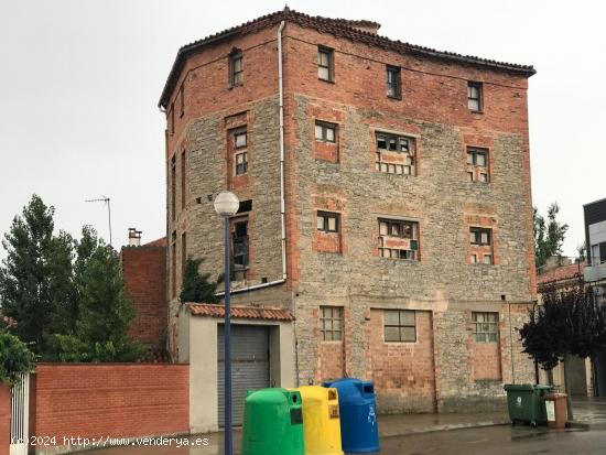 EDIFICIO PARA RESTAURAR EN MUY BUENA ZONA DE CALAF - BARCELONA