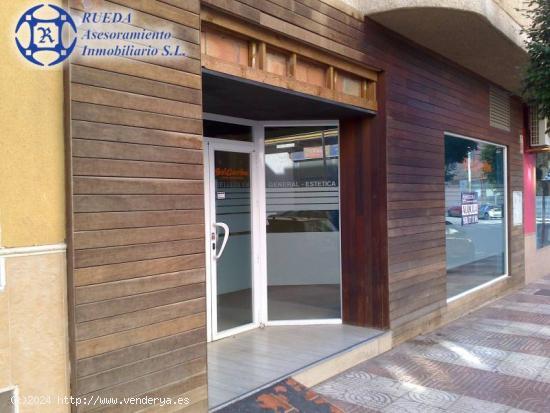 LOCAL 135 METROS, ZONA AV. JUAN CARLOS POR TAN SOLO 650 € MES - ALMERIA