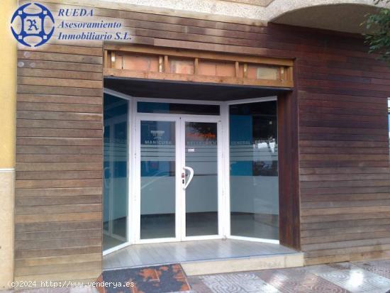 LOCAL 135 METROS, ZONA AV. JUAN CARLOS POR TAN SOLO 650 € MES - ALMERIA