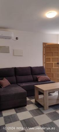 VENTA EN MACAEL , ALMERÍA DE CASA SEMIREFORMADA PARA ENTRAR A VIVIR. - ALMERIA