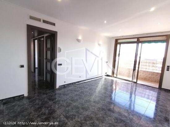 Piso de 4 habitaciones en venta en Santa Perpetua de Mogoda - BARCELONA