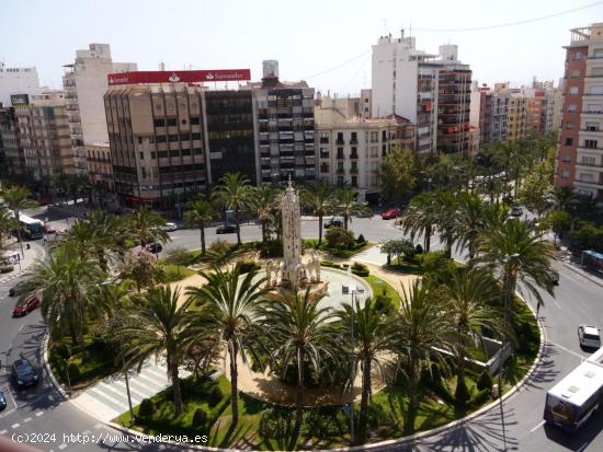 Excelente y amplia plaza de garaje en Plaza Luceros fácil de aparcar. - ALICANTE