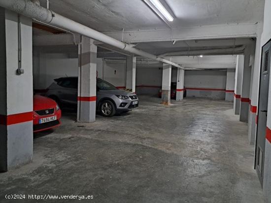 IDEAL INVERSORES !!  Garage con rentabilidad en Santa Coloma de Gramanet - BARCELONA