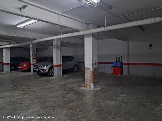 IDEAL INVERSORES !!  Garage con rentabilidad en Santa Coloma de Gramanet - BARCELONA