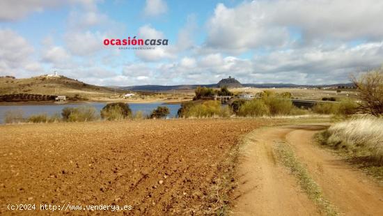 TERRENO RÚSTICO DE 1 HA JUNTO AL PANTANO - CORDOBA