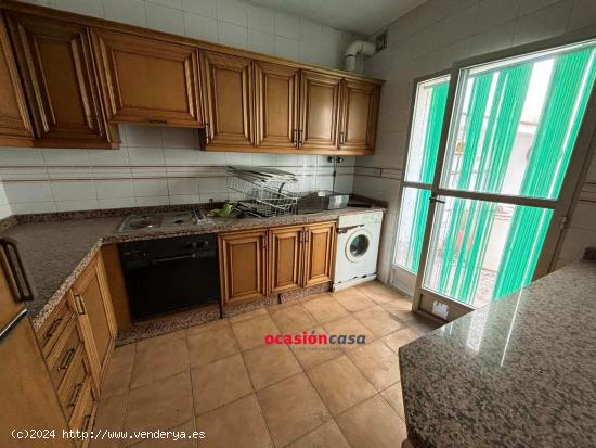 CASA TIPO DUPLEX EN LA ZONA DEL CAMPO DE FUTBOL - CORDOBA