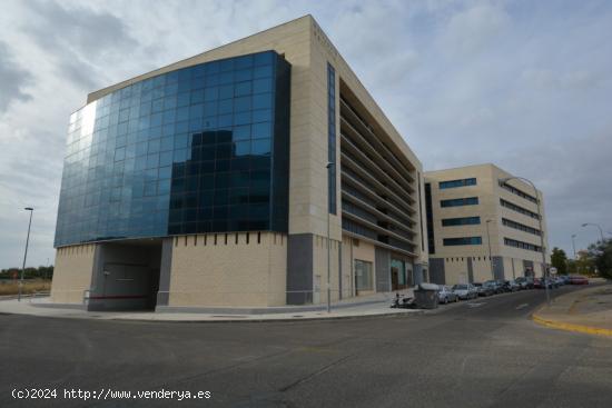 MAIRENA ALJARAFE. Bonita oficina a estrenar en edificio nuevo de oficinas, diáfana, plaza de garaje