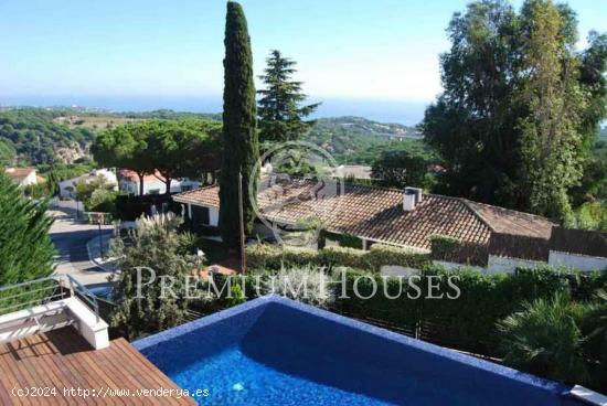 Gran casa con vistas espectaculares del mar en Barcelona Costa - BARCELONA