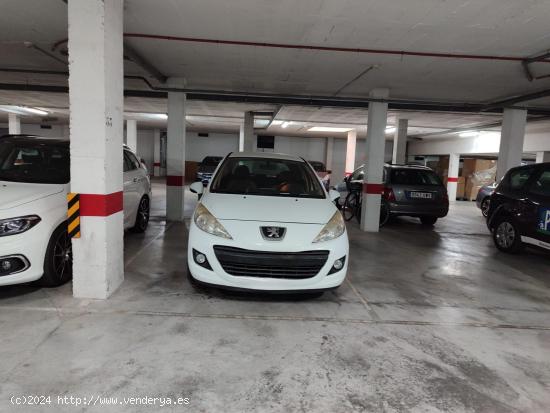 PARKING PARA COCHE GRANDE EN CIUDAD JARDIN - BALEARES