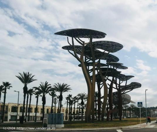 Con vistas al mar  piso con terraza y parking - Pineda - TARRAGONA