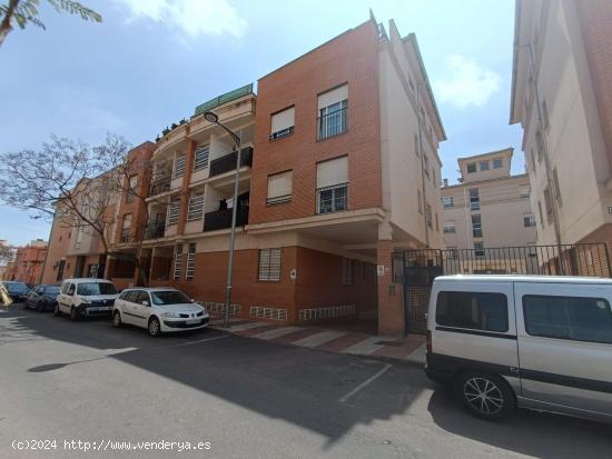 ¡REBAJADO! Plaza de aparcamiento en Roquetas de Mar. - ALMERIA