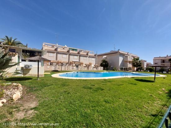 Apartamento de dos dormitorios en Los Collados, con terraza y garaje. - MURCIA