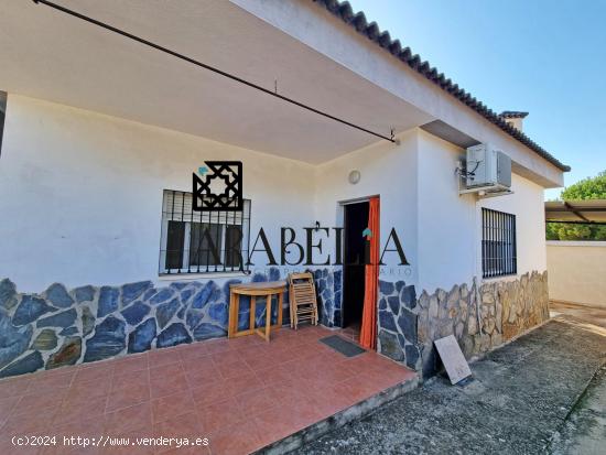 CASA NO HIPOTECABLE CON TERRENO EN LA ZONA DE CUEVAS BAJAS - CORDOBA