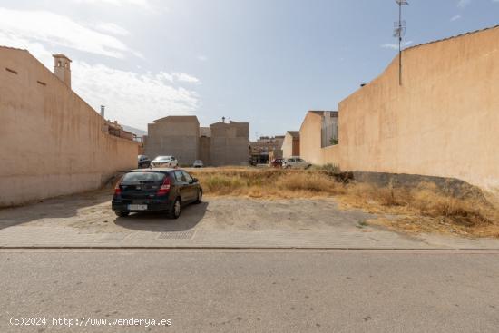  SOLAR URBANO EN DÚRCAL CENTRO DE SALUD - GRANADA 