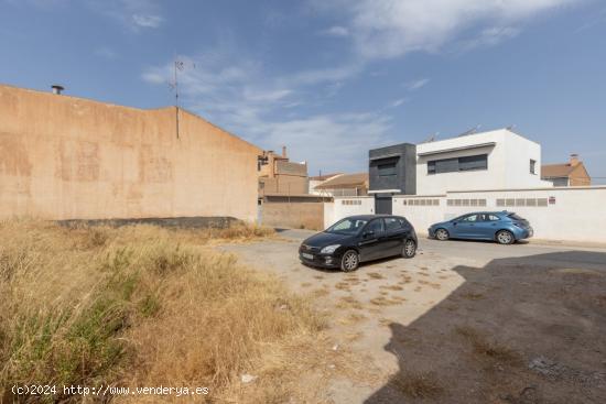 SOLAR URBANO EN DÚRCAL CENTRO DE SALUD - GRANADA