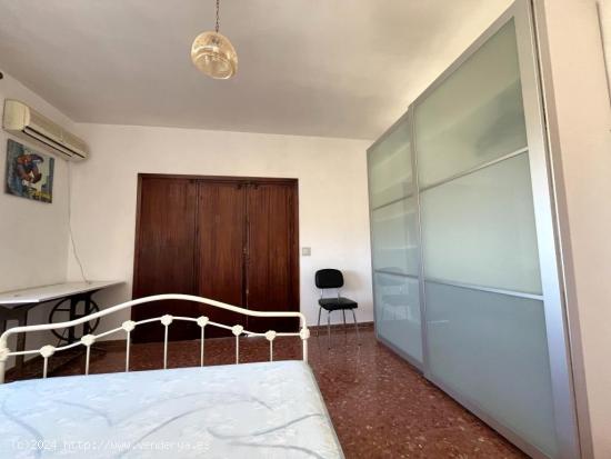 Habitación estudiantes El Atabal - MALAGA