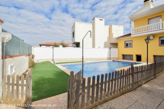 Precioso chalet con piscina en Ogíjares!!! - GRANADA