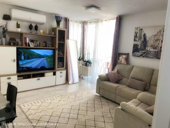 Apartamento con piscina comunitaria en el Puerto Deportivo en Guardamar, Costa Blanca - ALICANTE