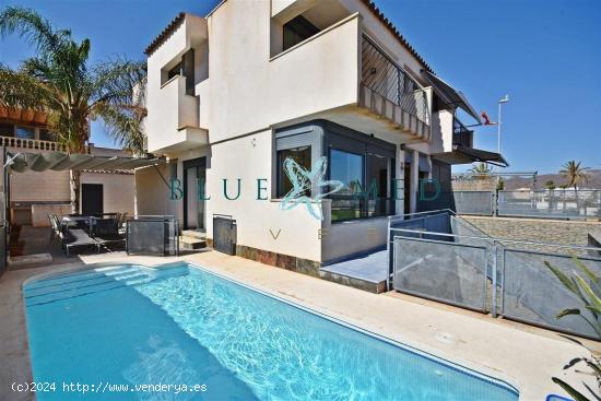 DÚPLEX SEMIADOSADO CON PISCINA Y VISTAS AL MAR EN EL ALAMILLO - MURCIA